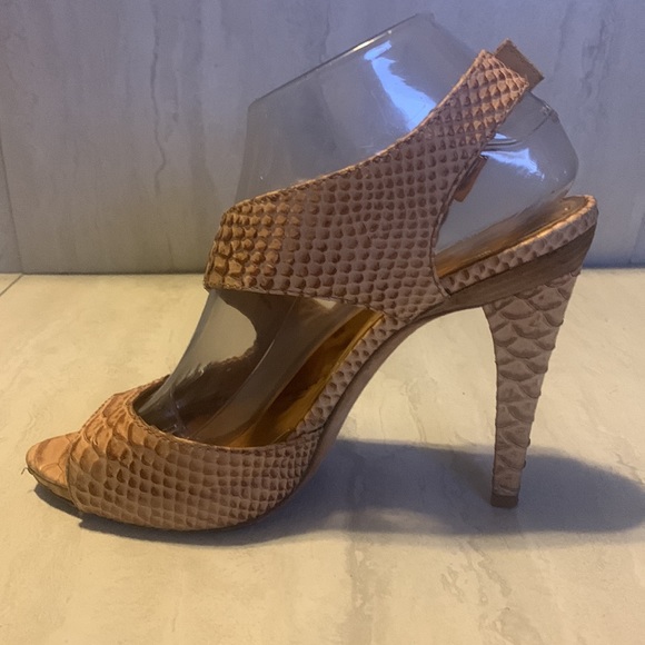 La Fenice Venezia Women's Brown Reptile Print Heelede Peep Toe Sandals Size 8.5 - Picture 7 of 15
